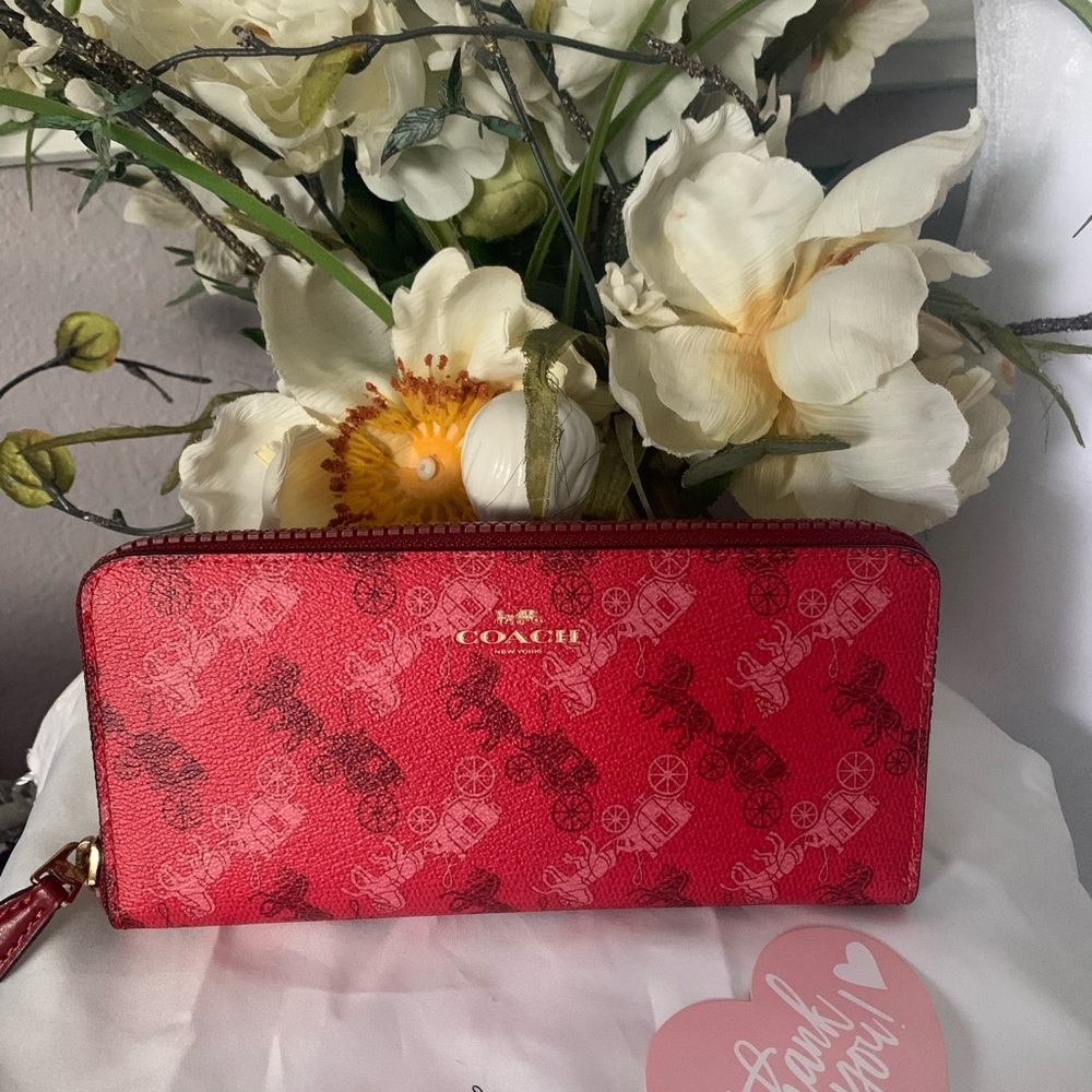 “AUTHENTIC “RARE" Coach Horse and Carriage Print Red /Multicolor Wallet